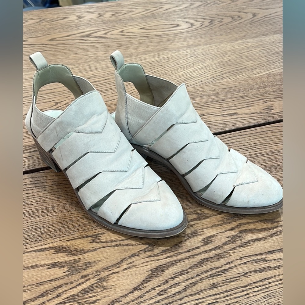 Ankle booties